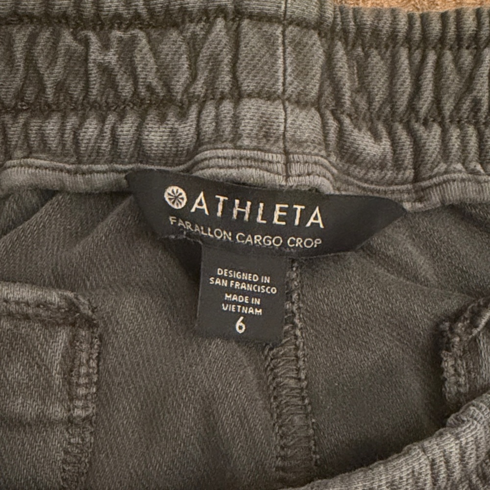 📦 Athleta Farallon Cargo Crop - Picture 10 of 10